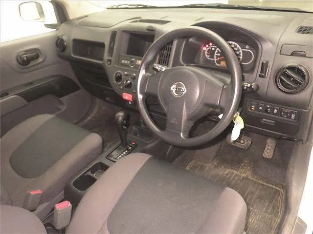 NISSAN AD 2021