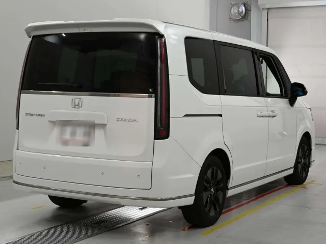HONDA STEP WAGON 2023