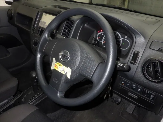 NISSAN AD 2021