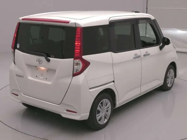 TOYOTA ROOMY 2023