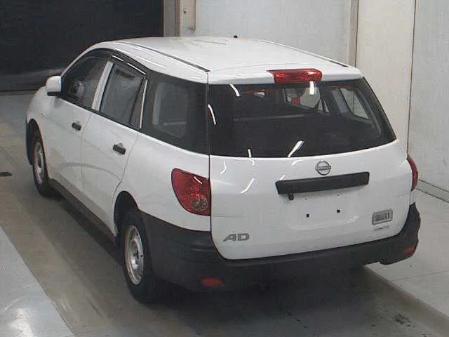 NISSAN AD 2021