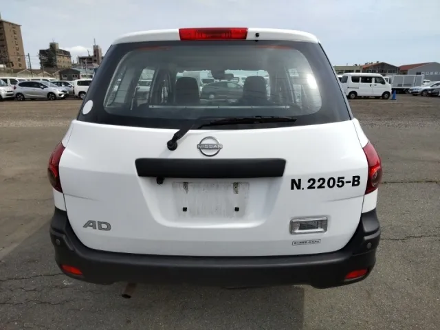 NISSAN AD 2022