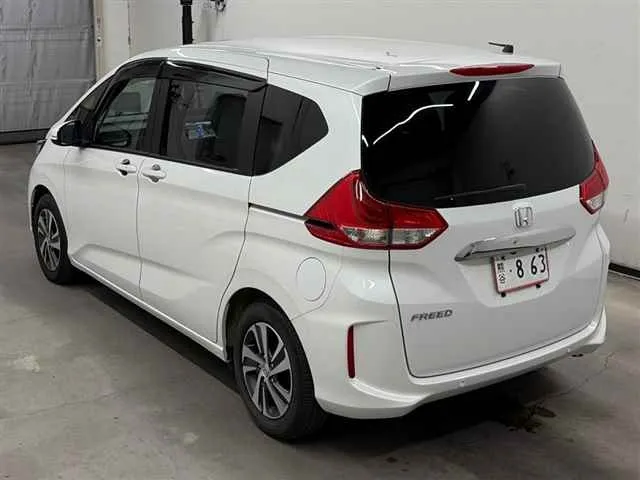 HONDA FREED 2023