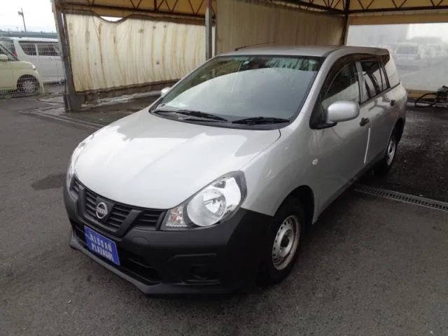 NISSAN AD 2022