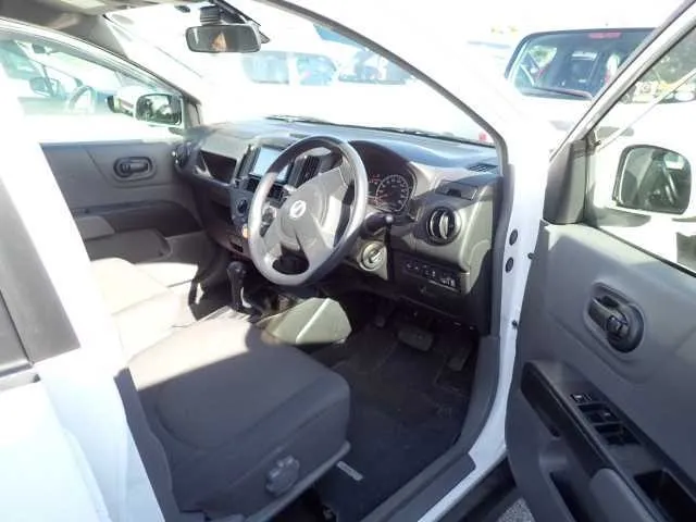 NISSAN AD 2022