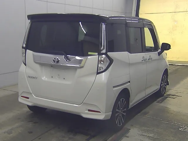 TOYOTA ROOMY 2023