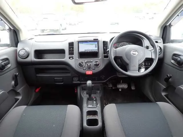 NISSAN AD 2022