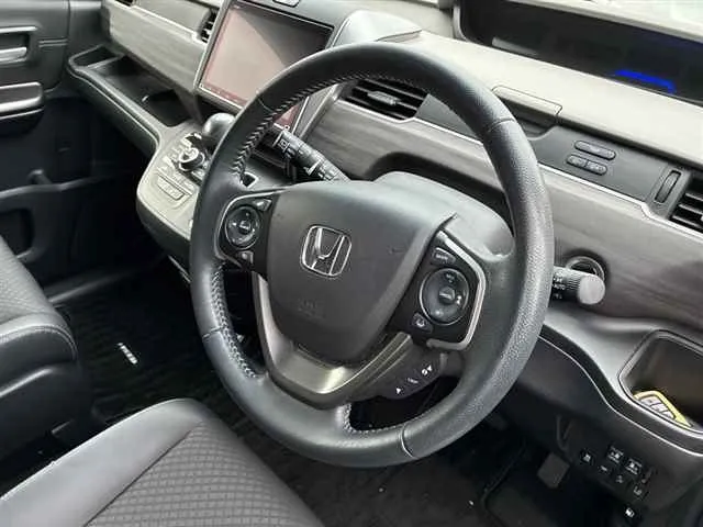 HONDA FREED 2023