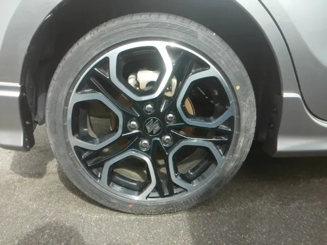 SUZUKI SWIFT 2023