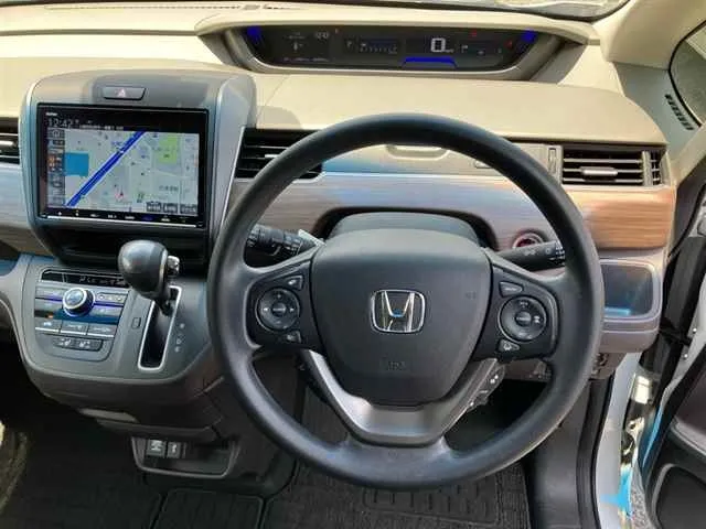 HONDA FREED 2022