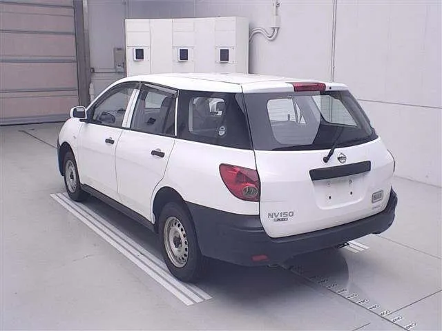 NISSAN AD 2021