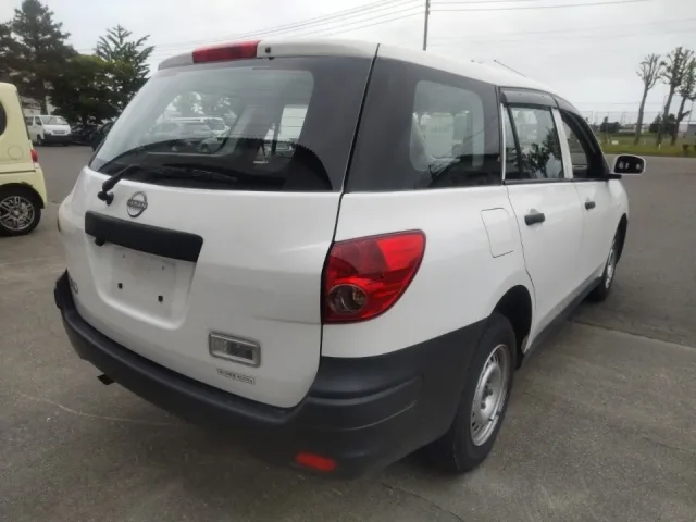 NISSAN AD 2021