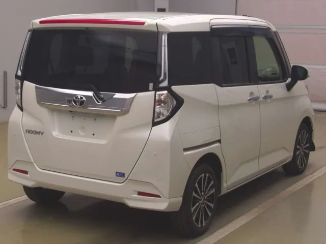 TOYOTA ROOMY 2023