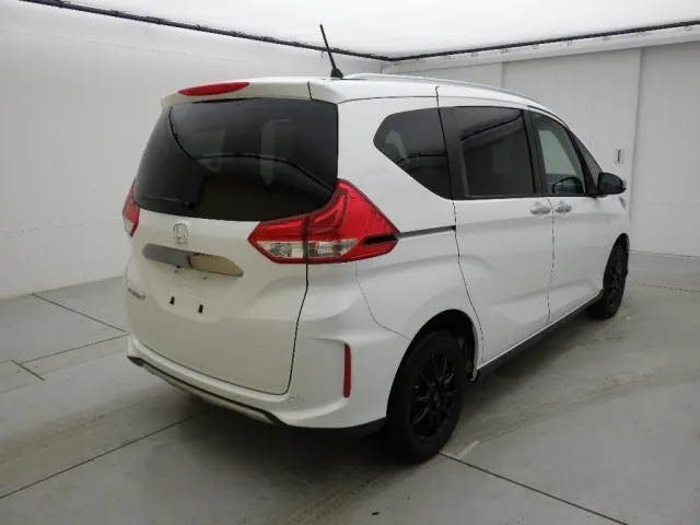 HONDA FREED 2023