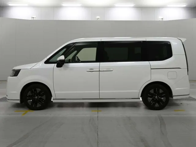 HONDA STEP WAGON 2023