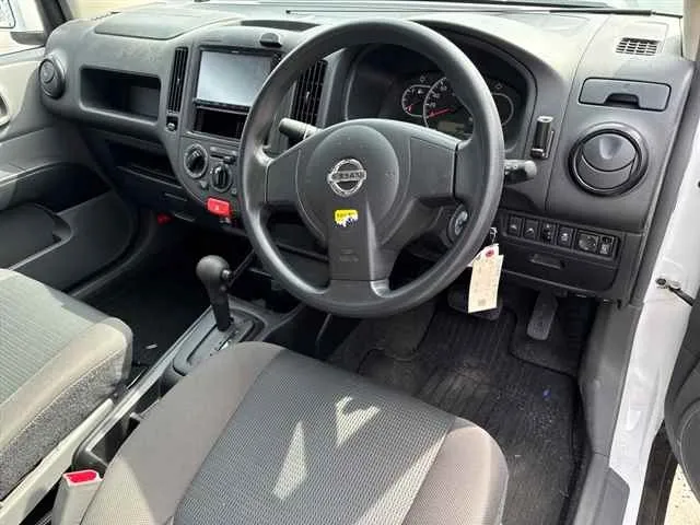 NISSAN AD 2021