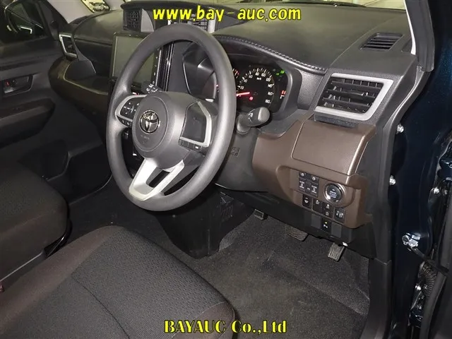TOYOTA ROOMY 2023