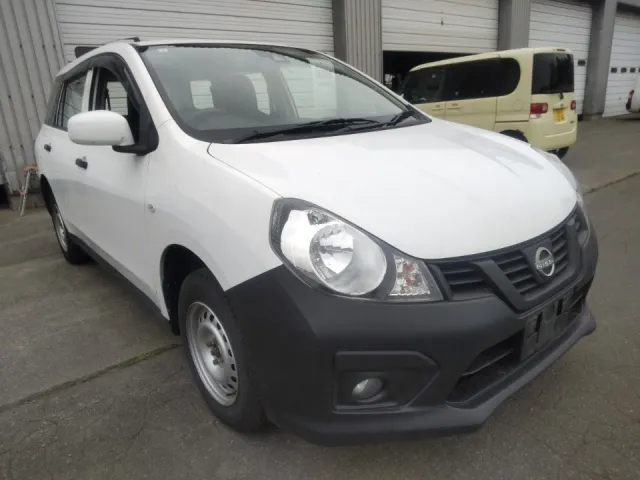 NISSAN AD 2021