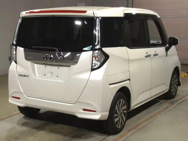 TOYOTA ROOMY 2023