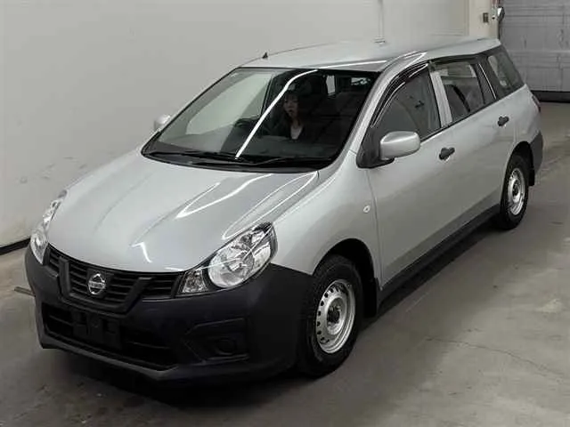 NISSAN AD 2021