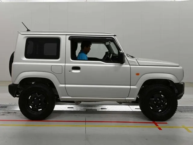 SUZUKI JIMNY 2023