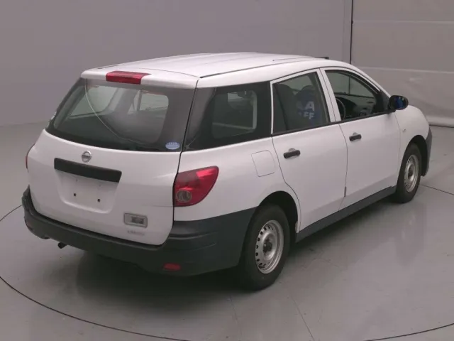 NISSAN AD 2021