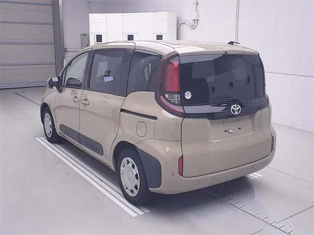 TOYOTA SIENTA 2023