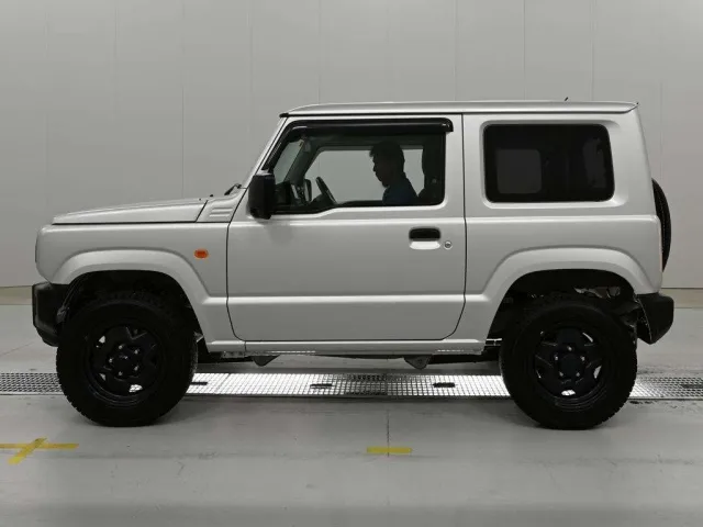 SUZUKI JIMNY 2023