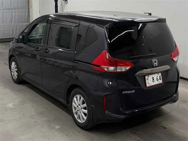 HONDA FREED 2023