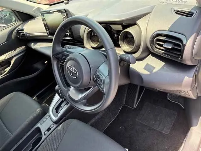 TOYOTA YARIS CROSS 2023
