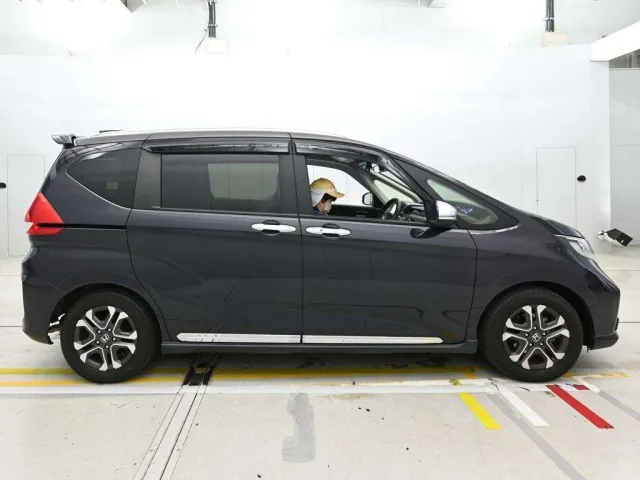 HONDA FREED 2023