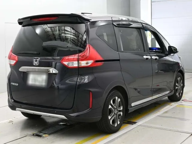 HONDA FREED 2023