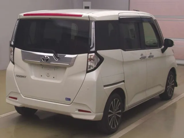 TOYOTA ROOMY 2023