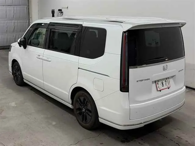 HONDA STEP WAGON 2023