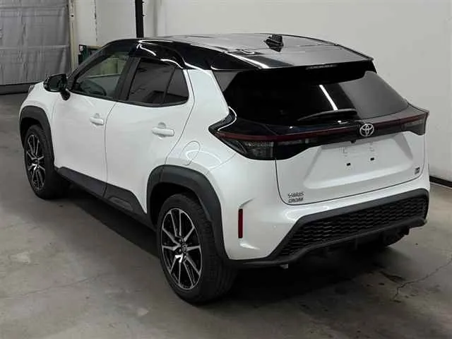 TOYOTA YARIS CROSS 2023