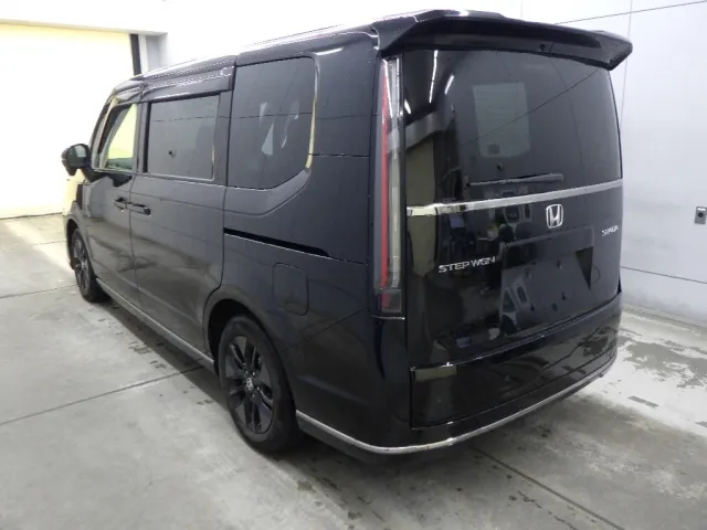 HONDA STEP WAGON 2023