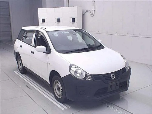NISSAN AD 2021