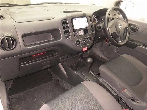 NISSAN AD 2022