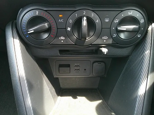 MAZDA MAZDA2 2023