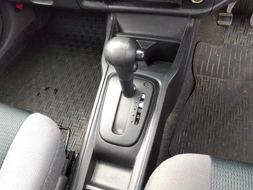 NISSAN AD 2021