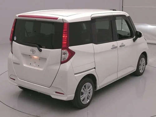 TOYOTA ROOMY 2023