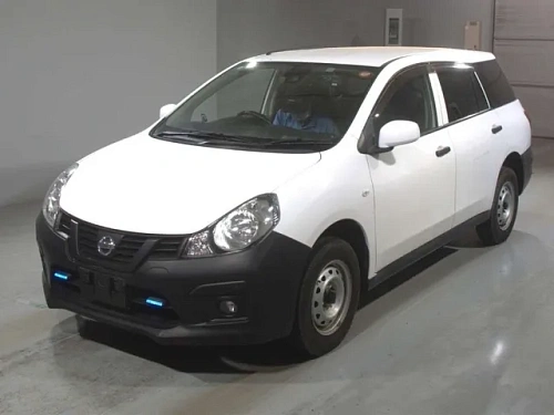 NISSAN AD 2021