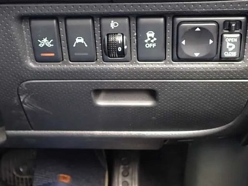NISSAN AD 2022