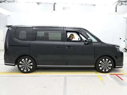 HONDA STEP WAGON 2023