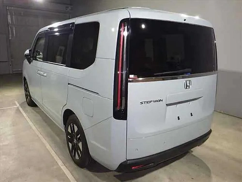 HONDA STEP WAGON 2023
