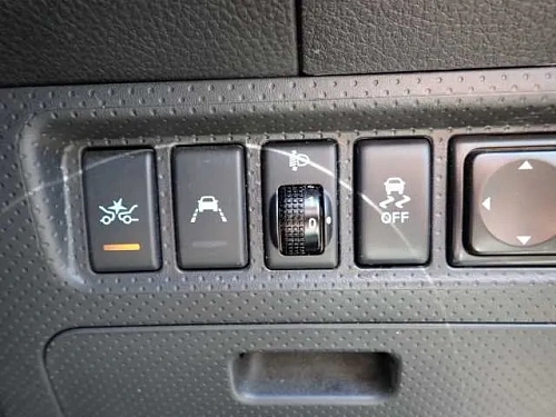 NISSAN AD 2022