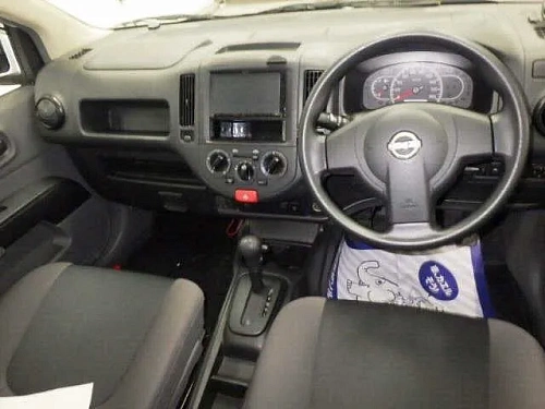 NISSAN AD 2021