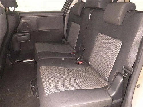 TOYOTA SIENTA 2023