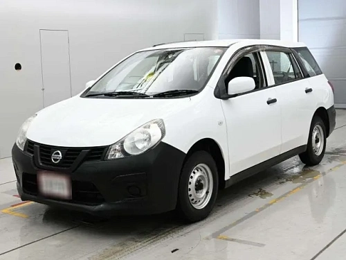 NISSAN AD 2021