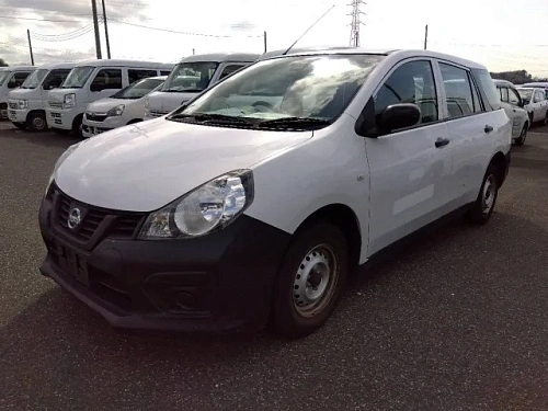 NISSAN AD 2021